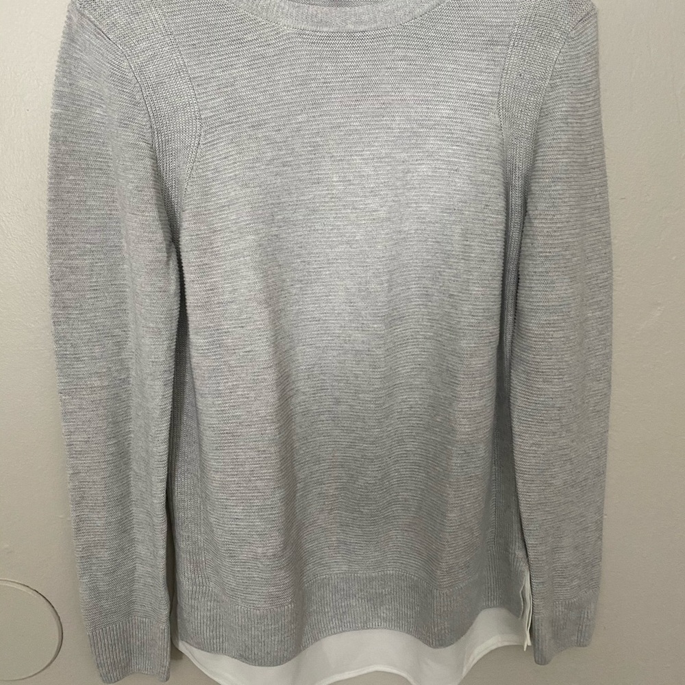 Women’s gray sweater. Size small